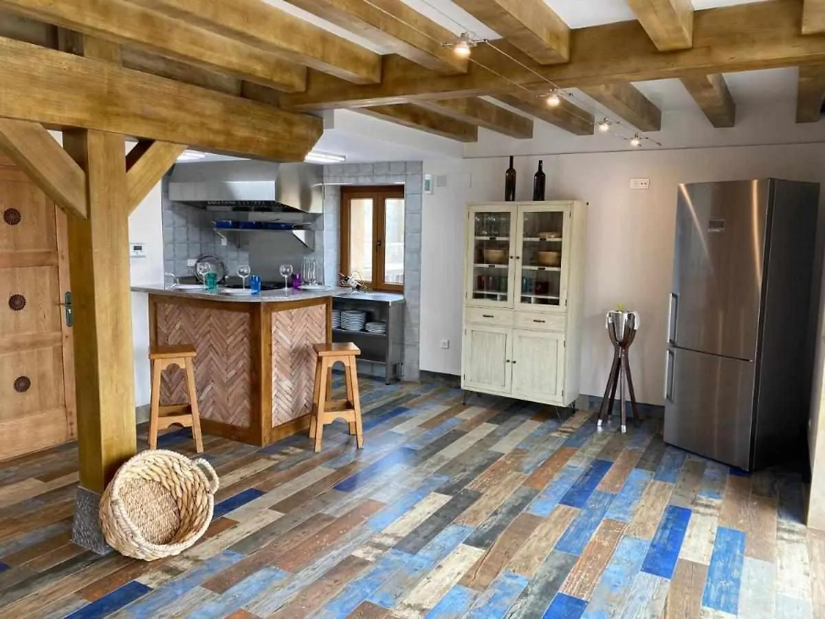 Casa Rural Mugarri Povena Bed & Breakfast